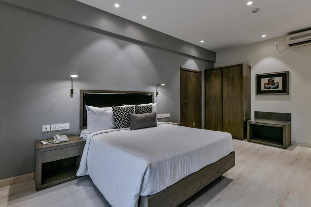 Sun-N-Sand Suites, Shirdi Ngoại thất bức ảnh