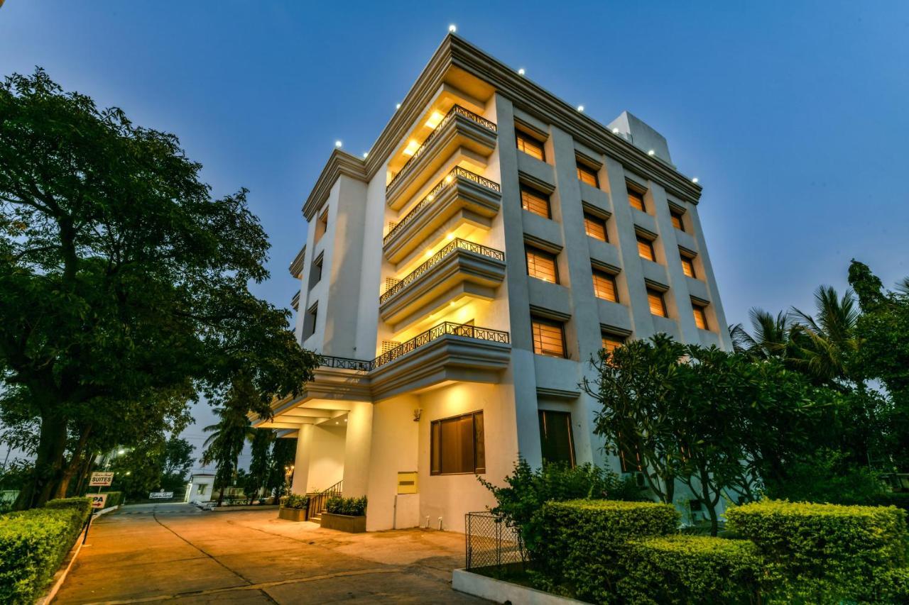 Sun-N-Sand Suites, Shirdi Ngoại thất bức ảnh