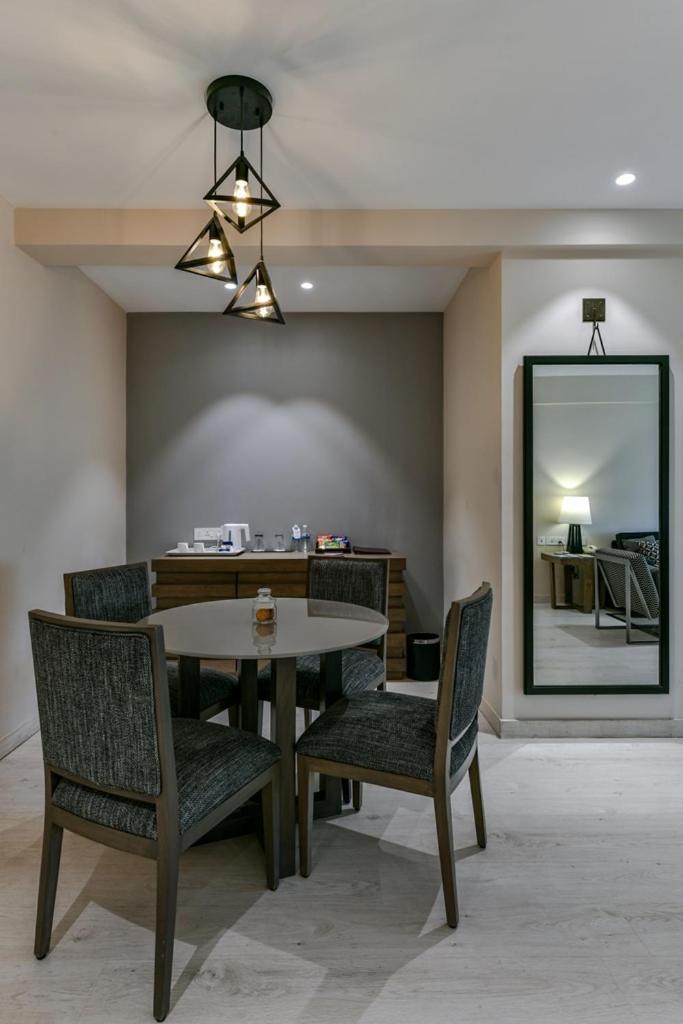 Sun-N-Sand Suites, Shirdi Ngoại thất bức ảnh